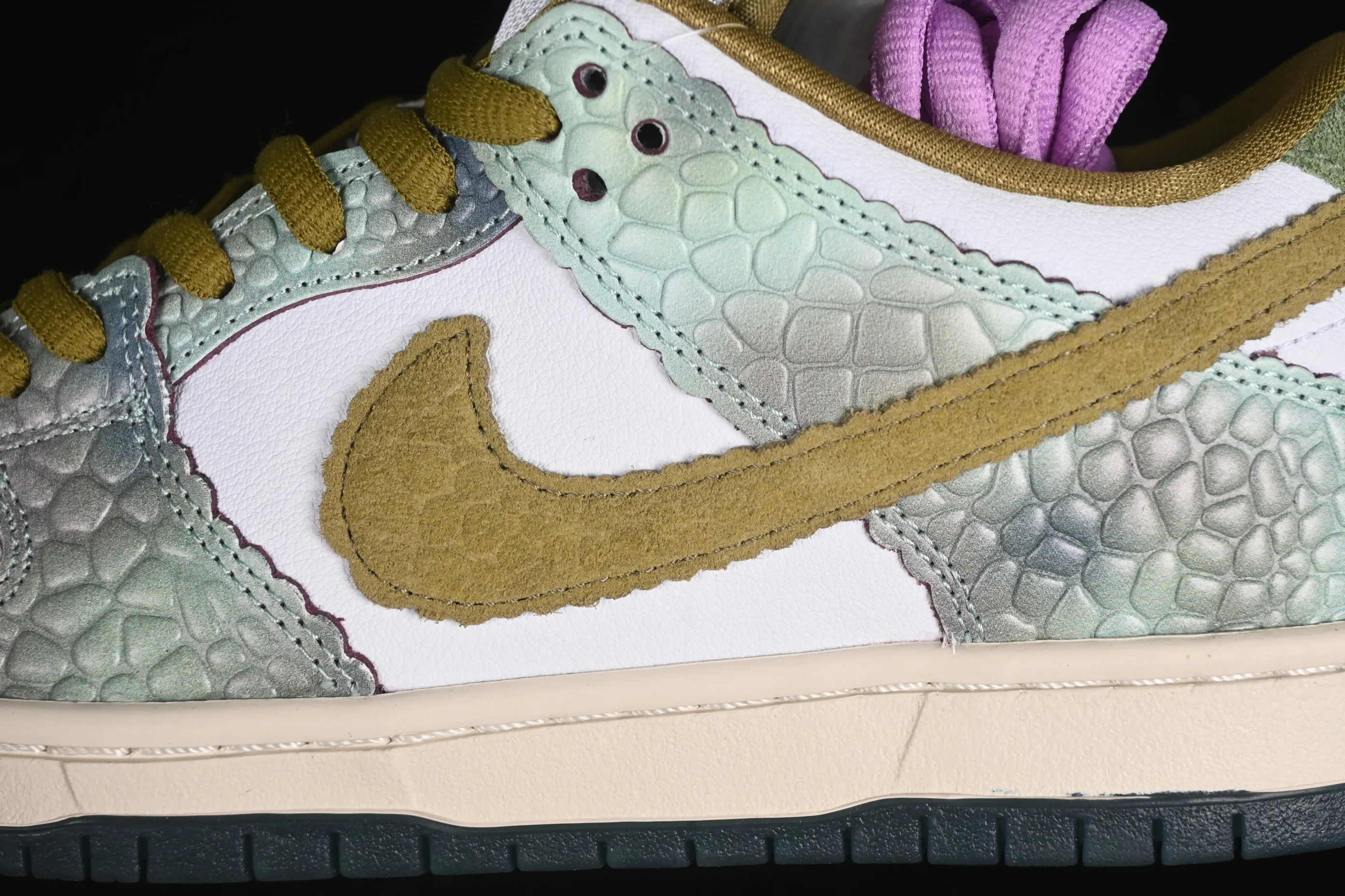 All Categories Nk SB Dunk Series Nk SB Dunk Low Low-top sneakers C version Alexis Sablone x Nk SB Dunk Low Reptile SB low-top casual sneakers HJ3386-300